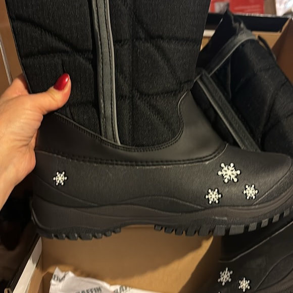 Baffin “Cheree” Polar Proven Black Insulated Snow Boots Size 5 Youth Unisex - Picture 10 of 16